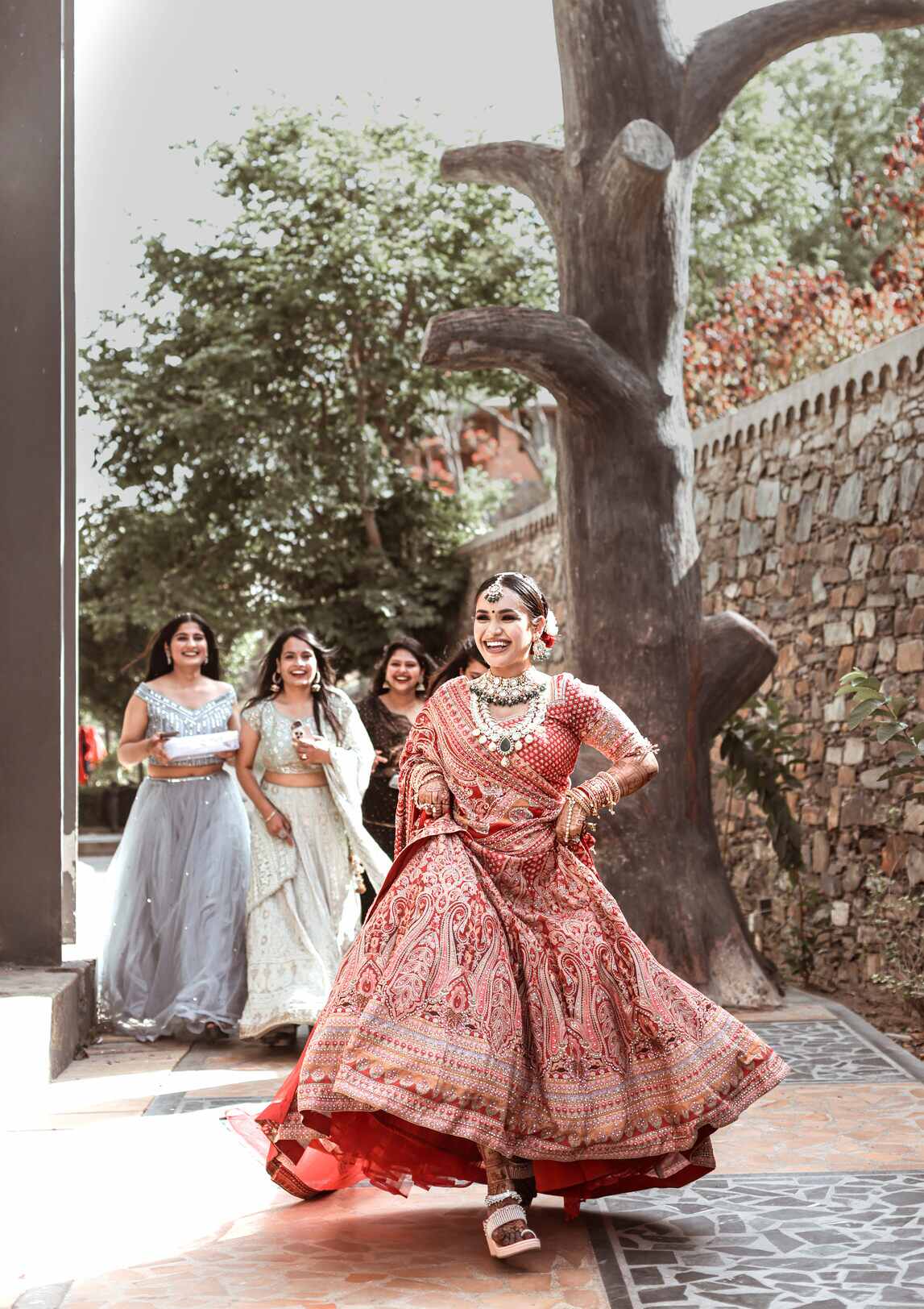 https://mediumvioletred-chicken-299305.hostingersite.com/himanshi-jayesh-seasons-park-udaipur